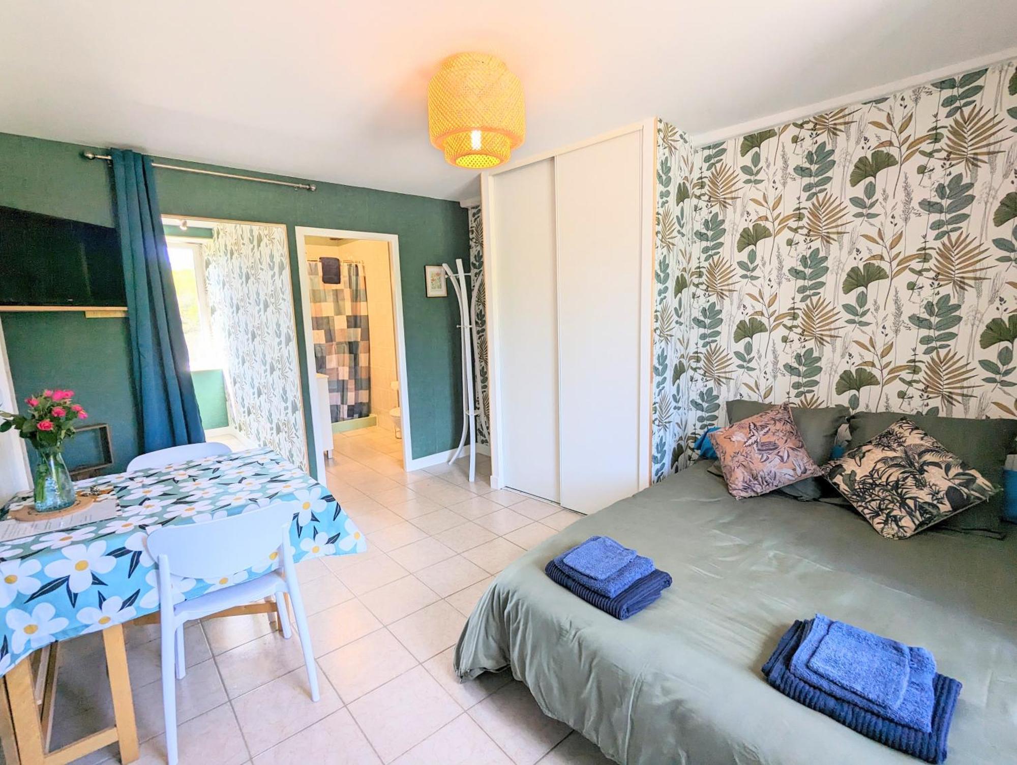 Studio Silhem Saint-Germain-les-Belles Exterior photo