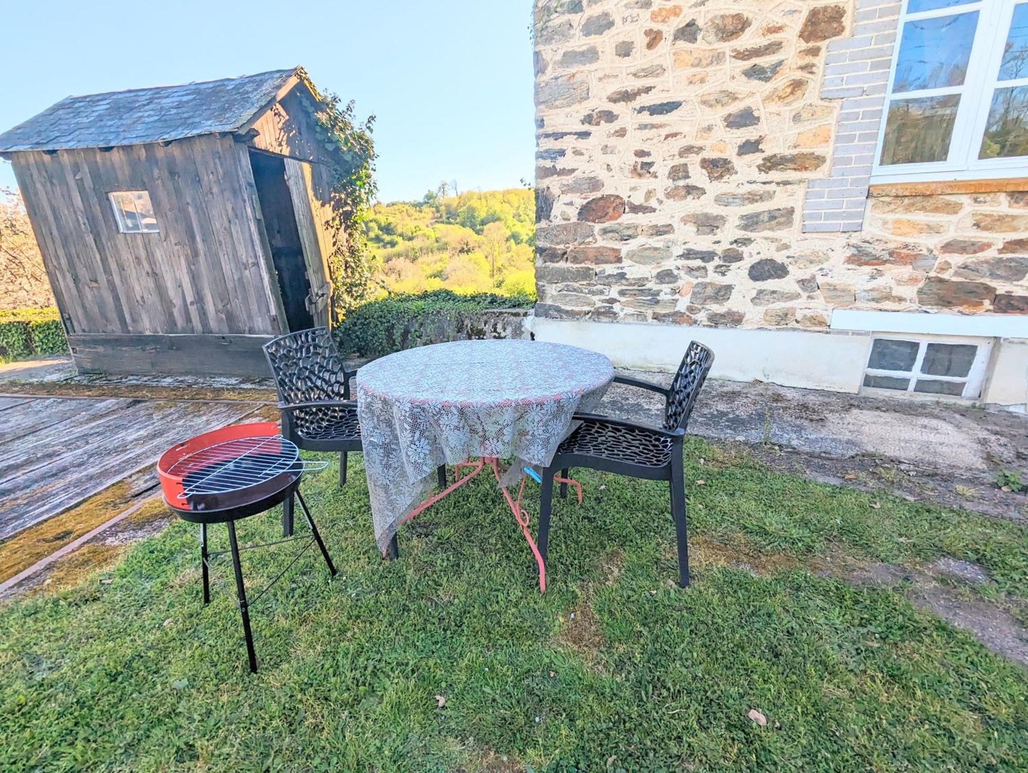 Studio Silhem Saint-Germain-les-Belles Exterior photo